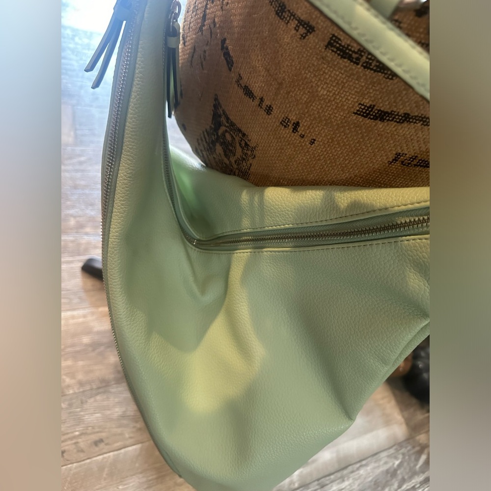 Calvin Klein Two Way Crossbody/Shoulder Bag. Excellent condition. Preloved - Picture 3 of 9